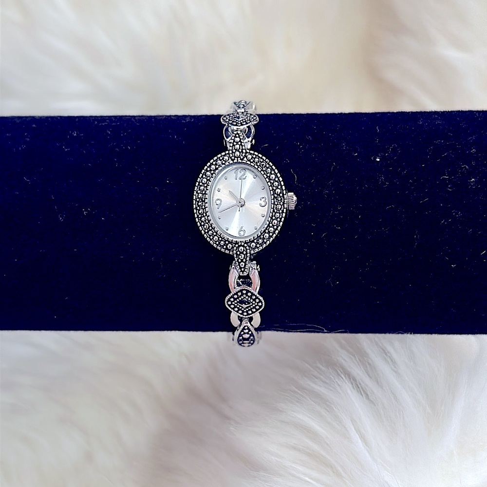 Ladies “Allude” Antique-Silver-Tone Dainty Bracelet Watch FMDAL 605